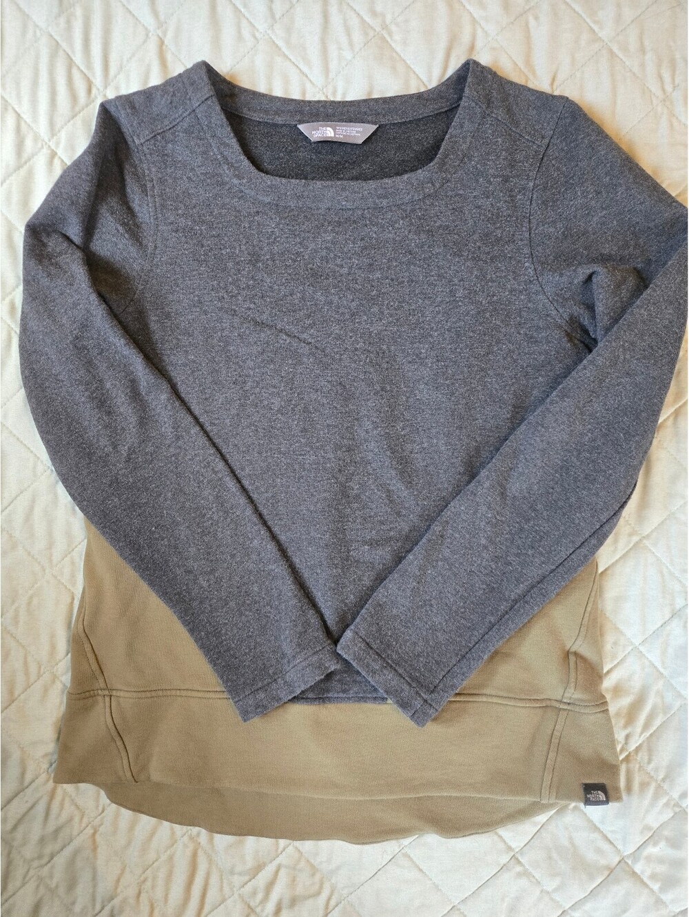 North Face Gray and Olive Green pullover sweatshirt outdoor autumn cozy